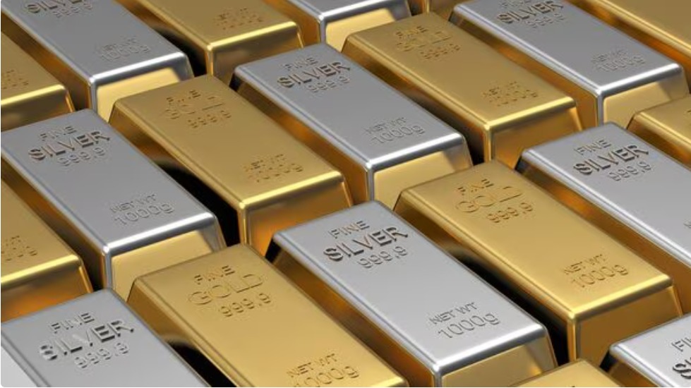 Gold & Silver Prices Fall Today Amid US-Iran War Tensions, Fed Signals & Rising Oil Prices